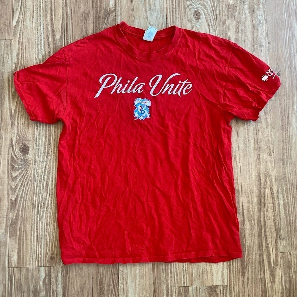 Philadelphia 76ers Stadium T-Shirt NBA - Picture 1 of 5